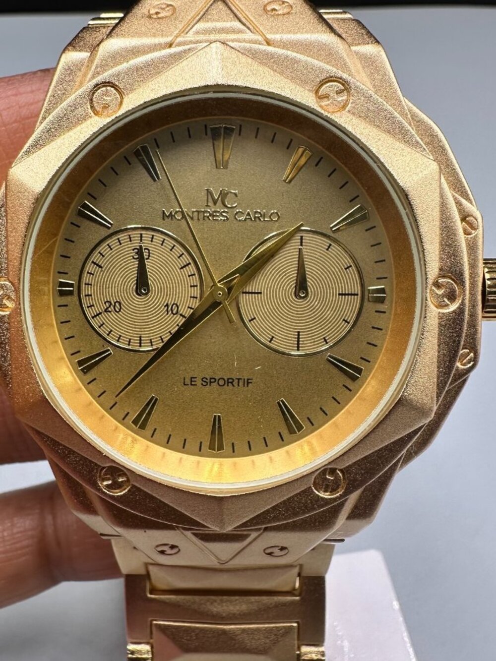 Montres Carlo Watch Men Gold Tone Round Dial 48MM New Battery 8.5 New With Tags